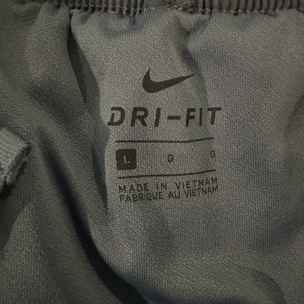 Lot of 2: Women’s Nike Tempo shorts with liner. Blue and Black/White. Sz Large - Picture 4 of 5